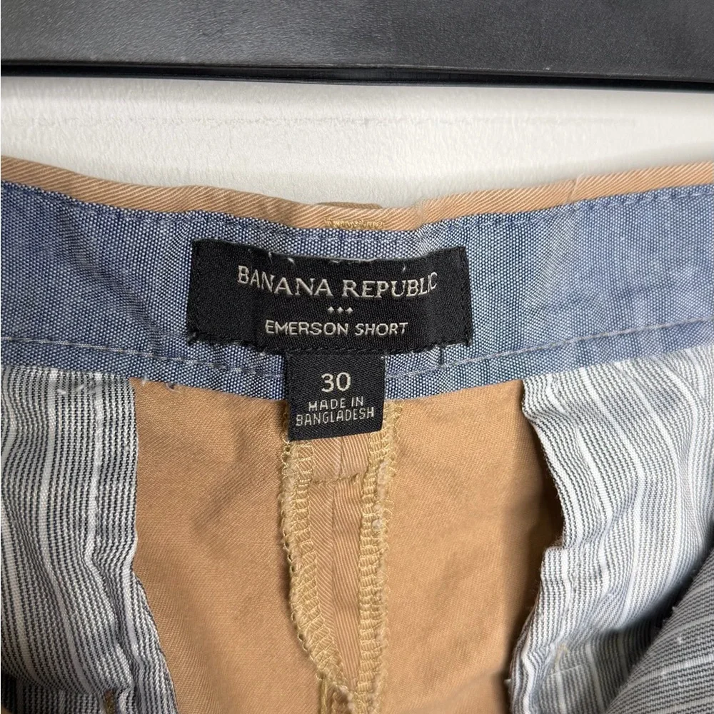 Banana Republic Emerson Short Men's Khaki Flat-Front Shorts - Picture 3 of 6